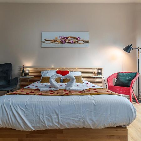 Havre De Paix Jacuzzi Apartment อานีแย-ซูร์-แซน ภายนอก รูปภาพ