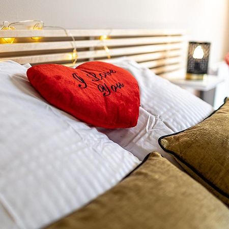 Havre De Paix Jacuzzi Apartment อานีแย-ซูร์-แซน ภายนอก รูปภาพ