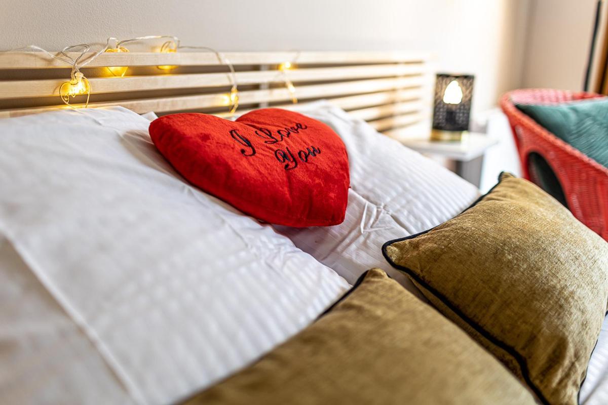 Havre De Paix Jacuzzi Apartment อานีแย-ซูร์-แซน ภายนอก รูปภาพ